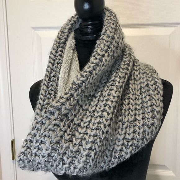 Juicy Couture silver gray metallic infinity scarf - Picture 3 of 7
